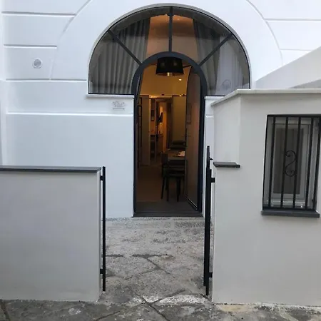 לינה וארוחת בוקר Bellamania אנה קאפרי