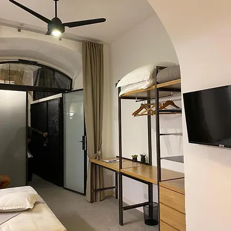 Bellamania Bed & Breakfast 4*